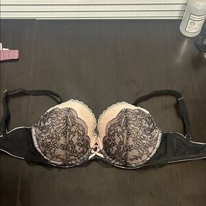 Victoria's Secret Black and Cream Lace Bra